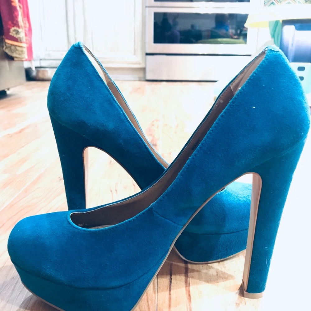Steve Madden blue suede heels